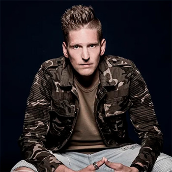 Өмірбаян Nils Van Zandt