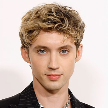 Өмірбаян Troye Sivan