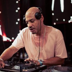 Мұқаба Dennis Ferrer - Hey Hey