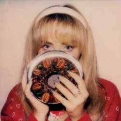 Мұқаба Sabrina Carpenter - A Nonsense Christmas