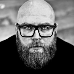 Мұқаба Alex M.O.R.P.H. - Sacred Heart