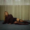 Мұқаба Hilary Duff - Adult Size Medium Hilary Duff - Adult Size Medium