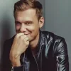 Мұқаба Armin van Buuren - We Are Here To Make Some Noise (Radio Edit) Armin van Buuren - We Are Here To Make Some Noise (Radio Edit)