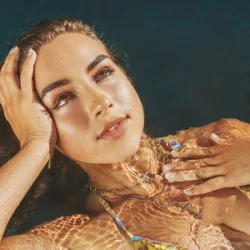 Мұқаба Water - Enola Bedard