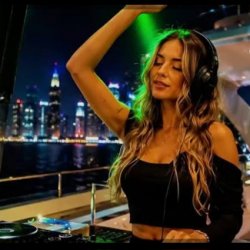 Мұқаба Valeriy Mozgovoy - Cruise Carnival