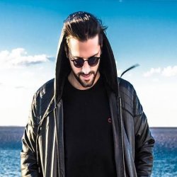 Мұқаба Maxi Vega - Crossover